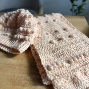 Melocotón Knit Hat and Scarf Set
